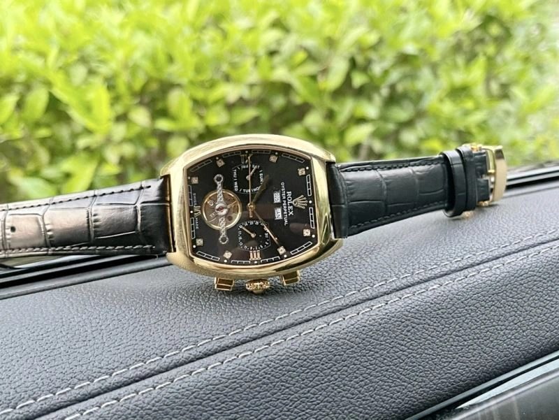 Versatile ROLEX Watches 200284