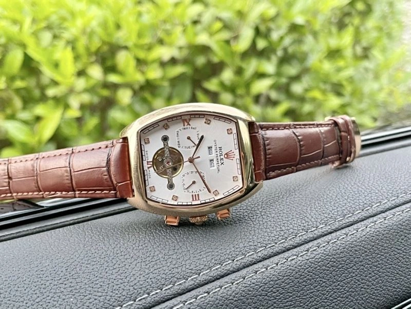 Versatile ROLEX Watches 200284