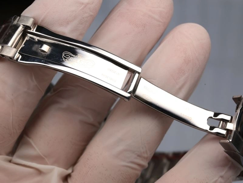 Sleek ROLEX Watches 200250