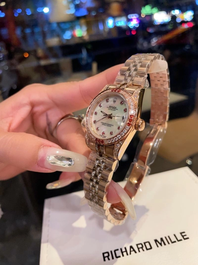 Versatile ROLEX Watches 200220