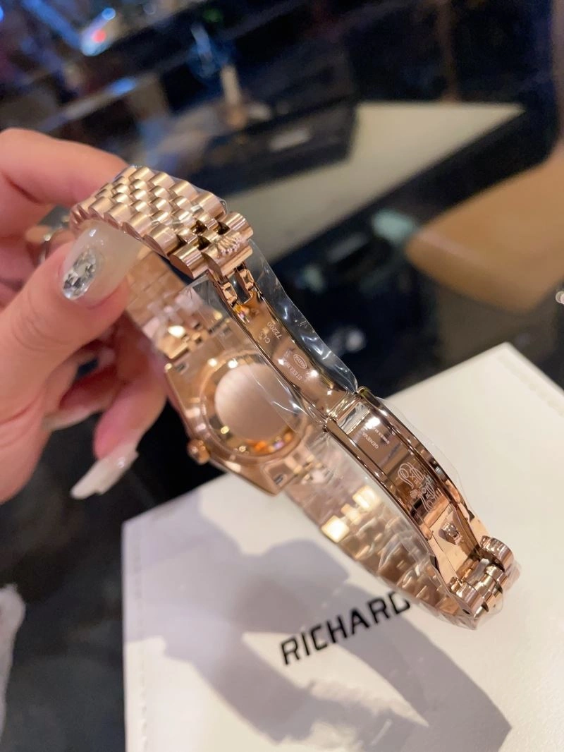Versatile ROLEX Watches 200220