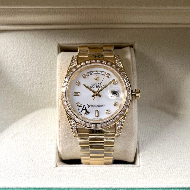 Vibrant ROLEX Watches 200055