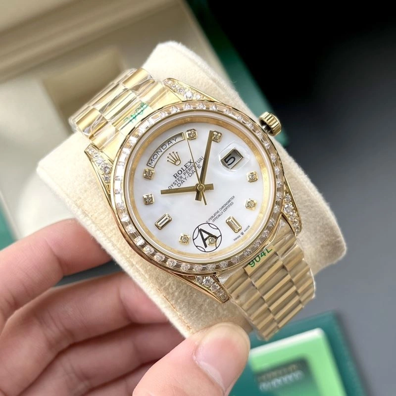 Vibrant ROLEX Watches 200055