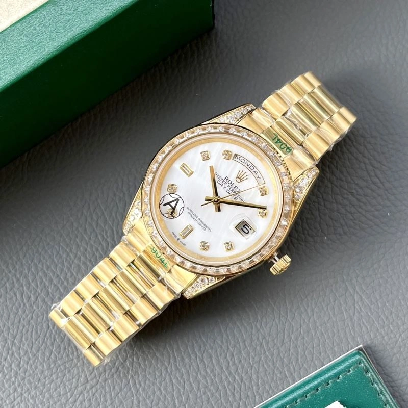 Vibrant ROLEX Watches 200055
