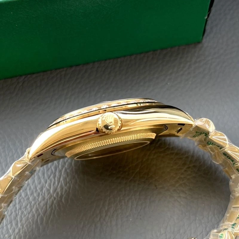 Vibrant ROLEX Watches 200055