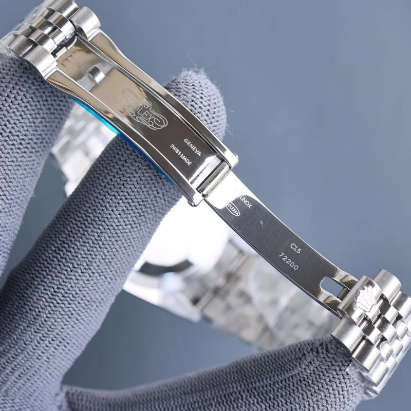 Vibrant ROLEX Watches 200567