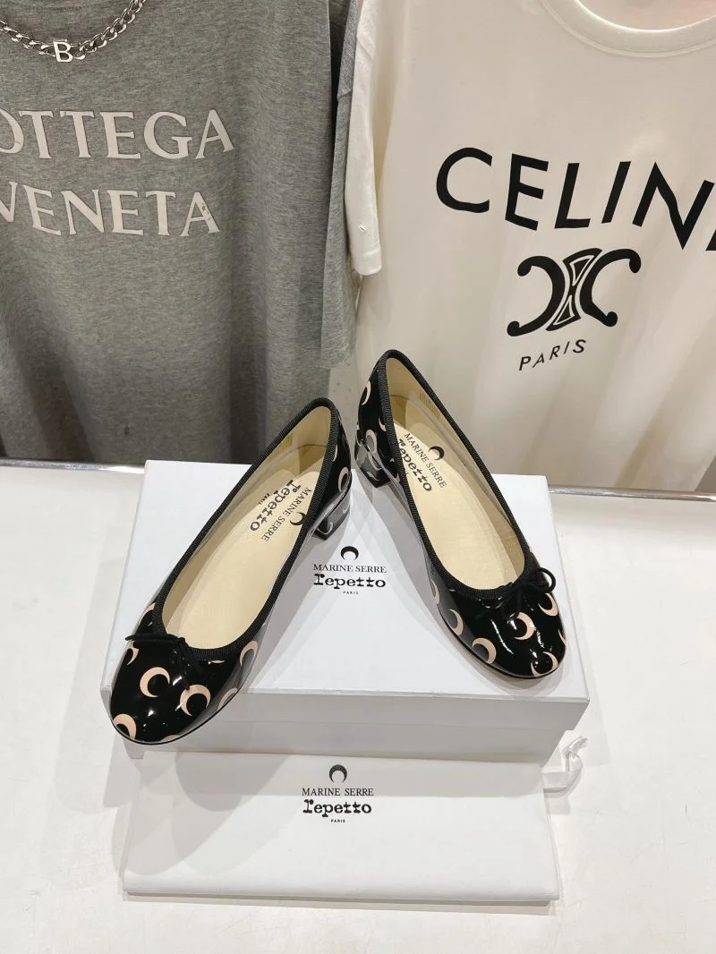 Contemporary Repetto Shoes 11467