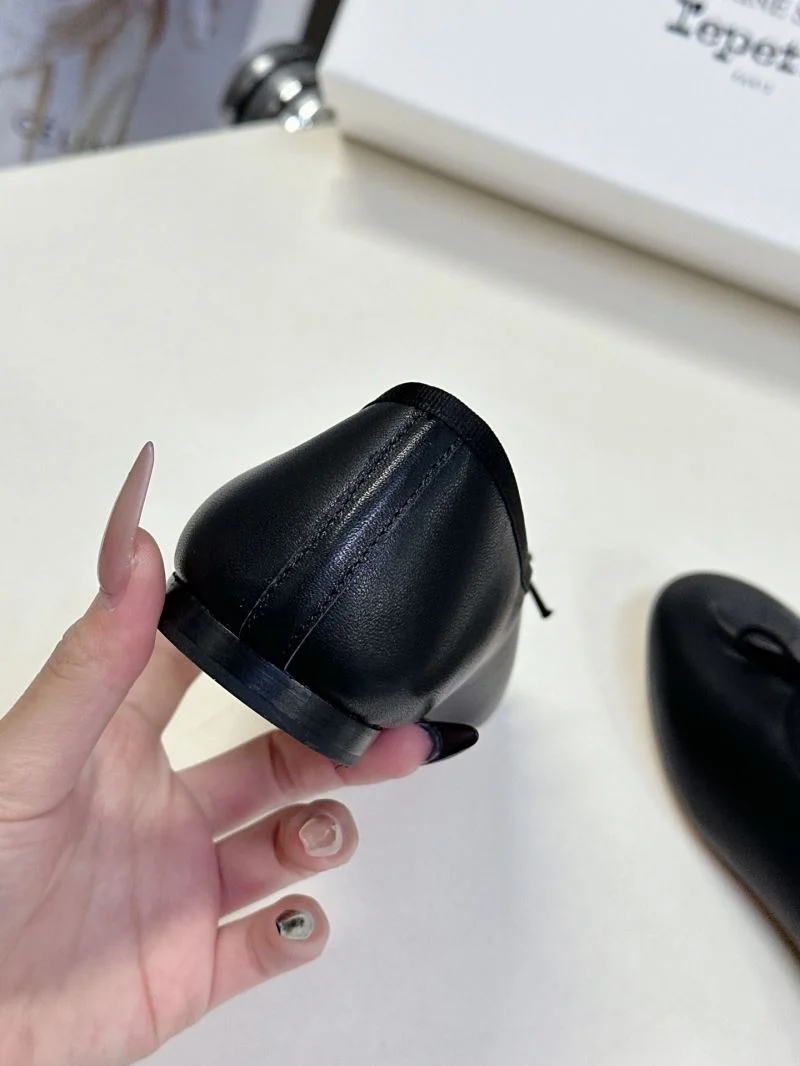 Refined Repetto Shoes 9112