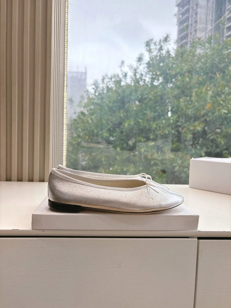 Supportive Repetto Shoes 9080