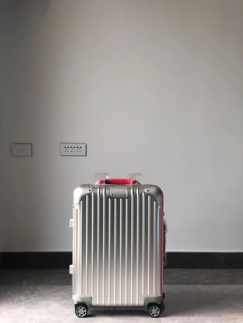 Trendy Rimowa Suitcase 69488