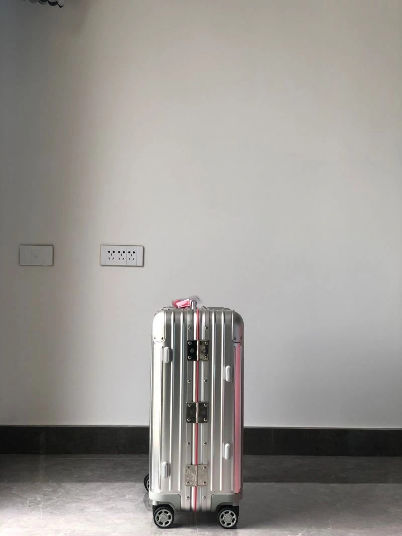 Trendy Rimowa Suitcase 69488
