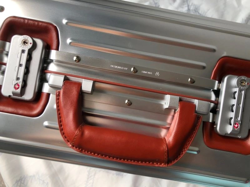 Practical Rimowa Suitcase 69426