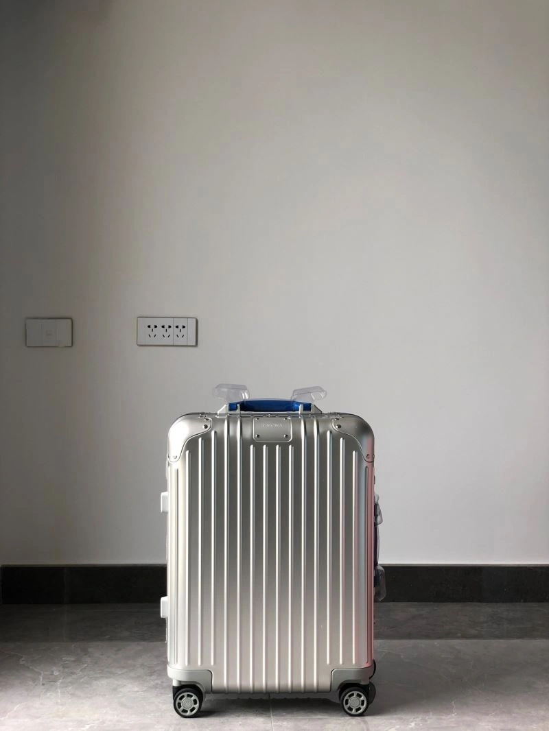 Popular Rimowa Suitcase 69486