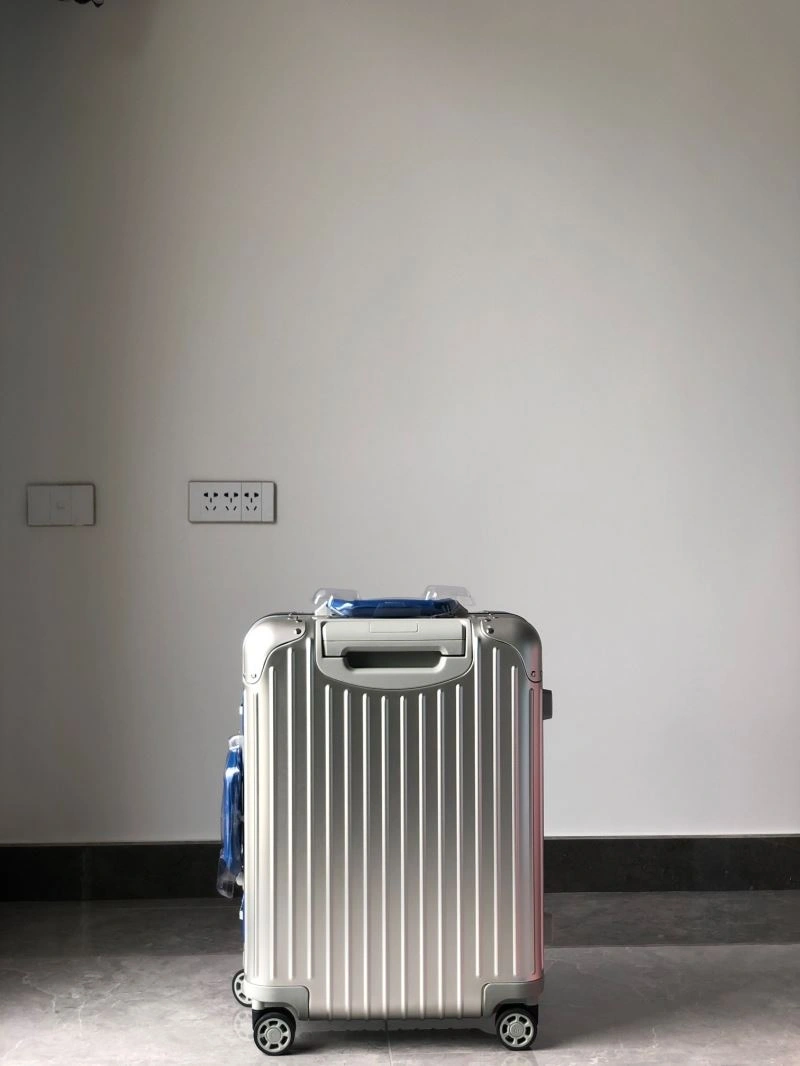 Popular Rimowa Suitcase 69486