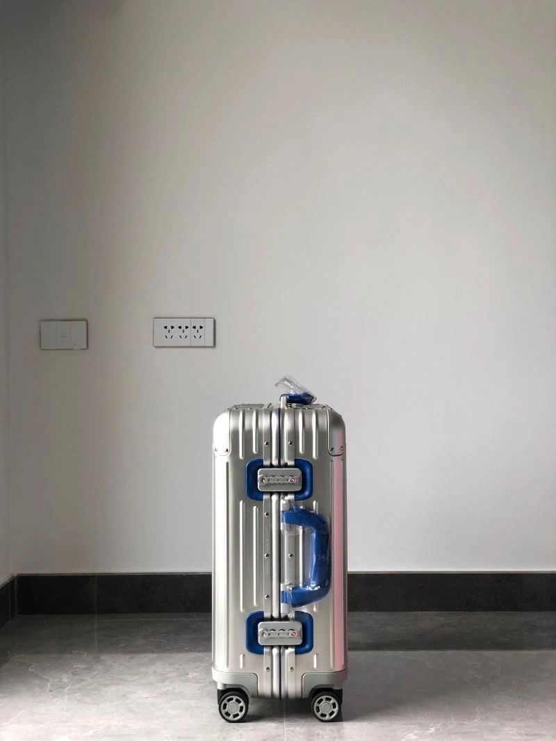 Popular Rimowa Suitcase 69486