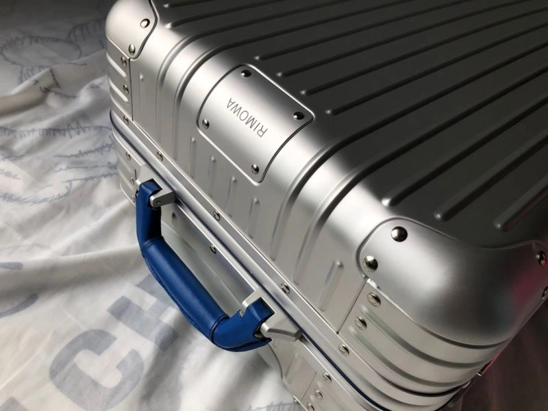 Popular Rimowa Suitcase 69486