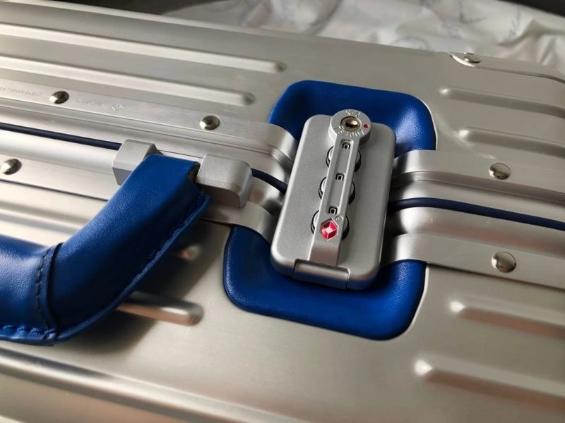 Popular Rimowa Suitcase 69486