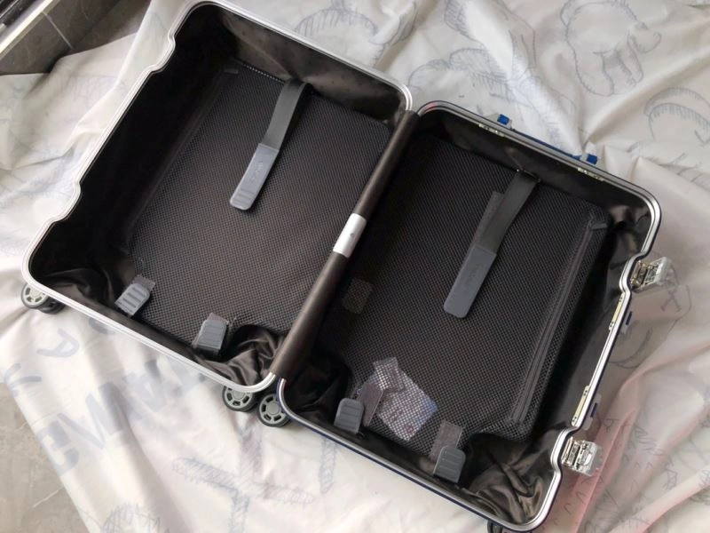 Popular Rimowa Suitcase 69486