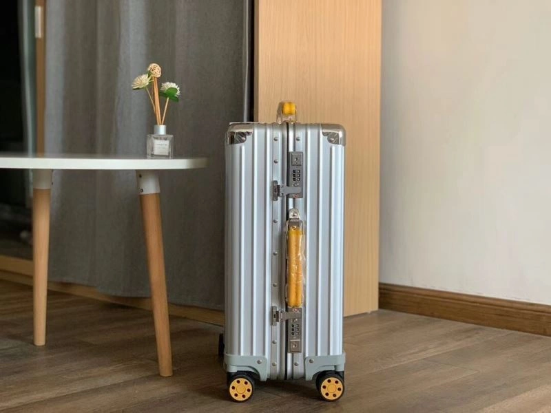 Flexible Rimowa Suitcase 69425