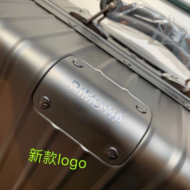 OdorResistant Rimowa Suitcase 69420