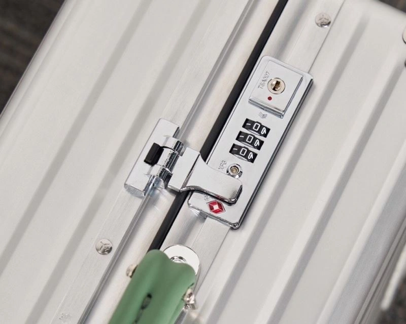 Cozy Rimowa Suitcase 69416