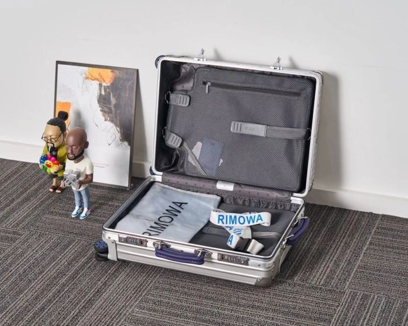 Rimowa Suitcase Durable 69412