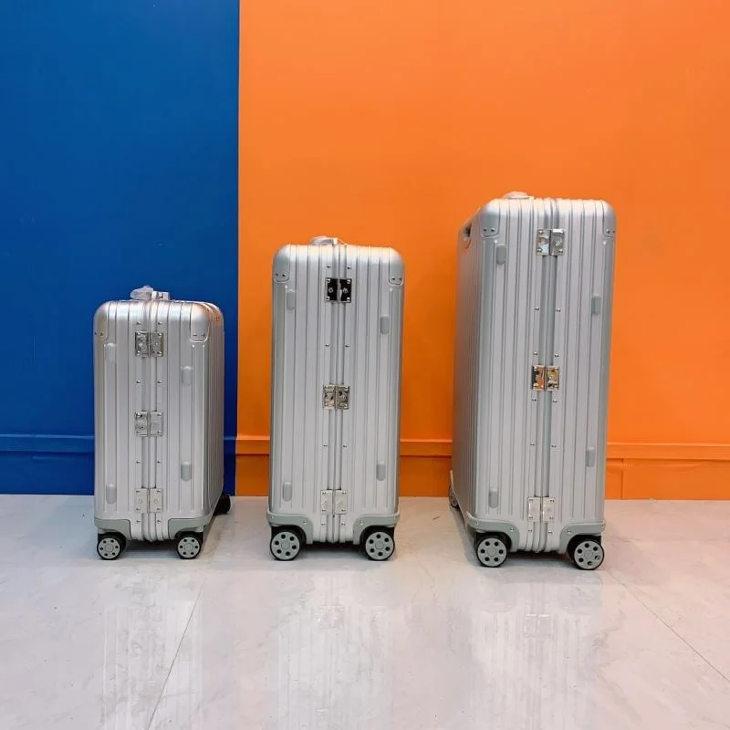 AllSeason Rimowa Suitcase 37694