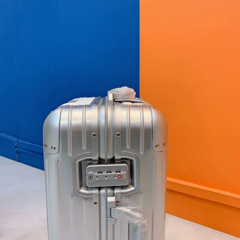 AllSeason Rimowa Suitcase 37694