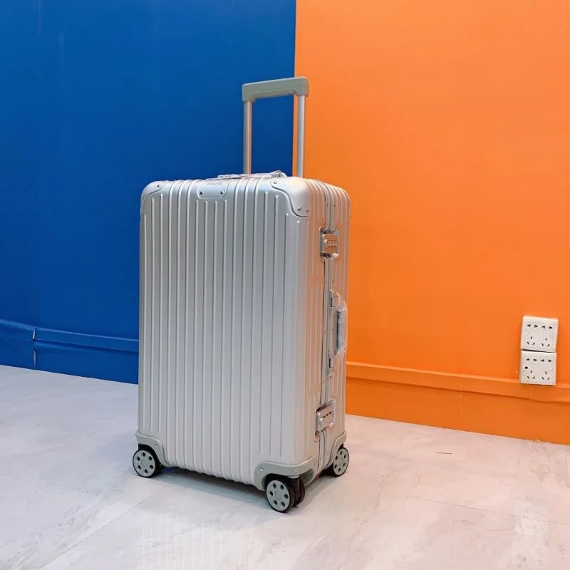 AllSeason Rimowa Suitcase 37694