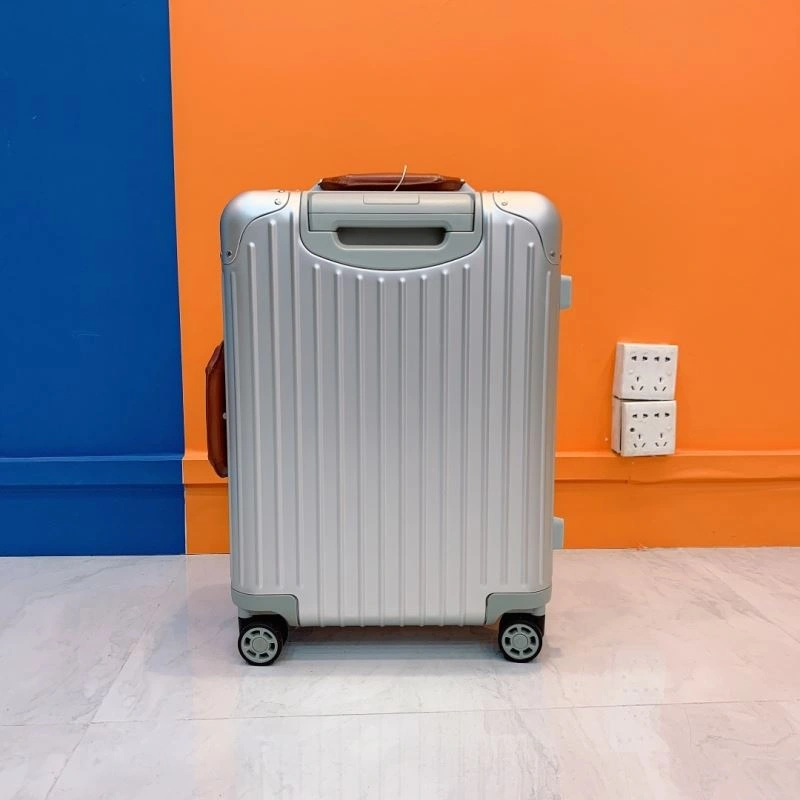 Effortless Rimowa Suitcase 69414