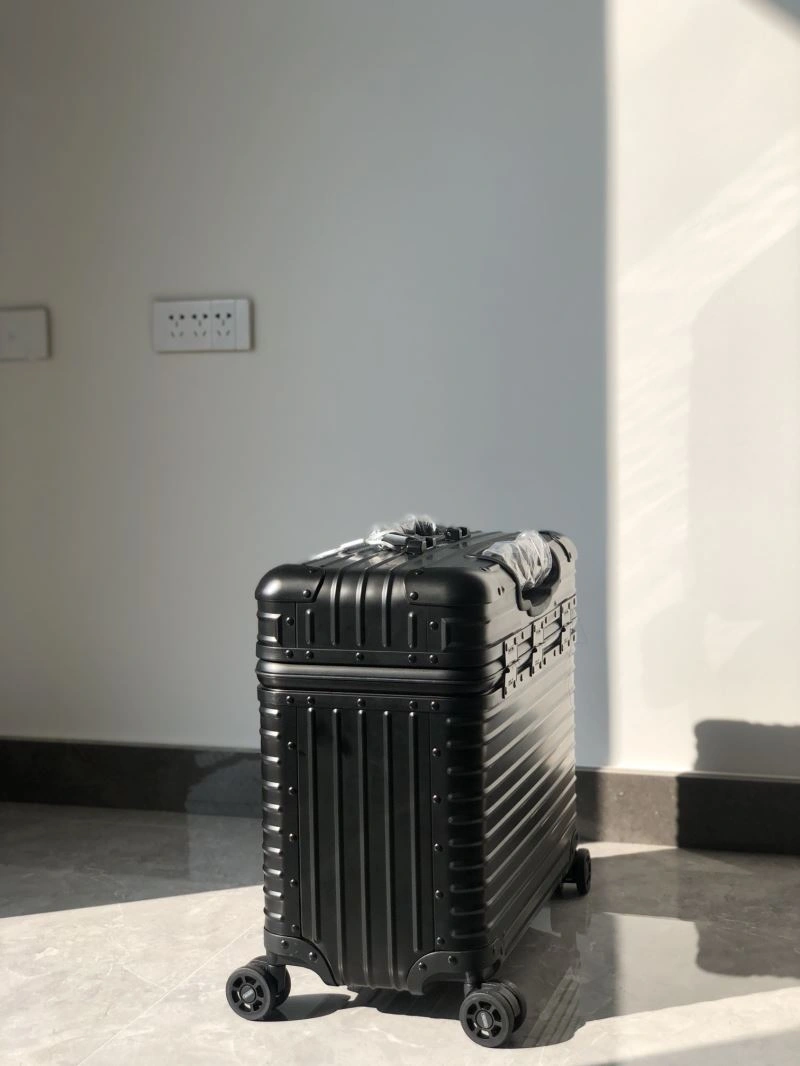 Rimowa Suitcase Durable 69406
