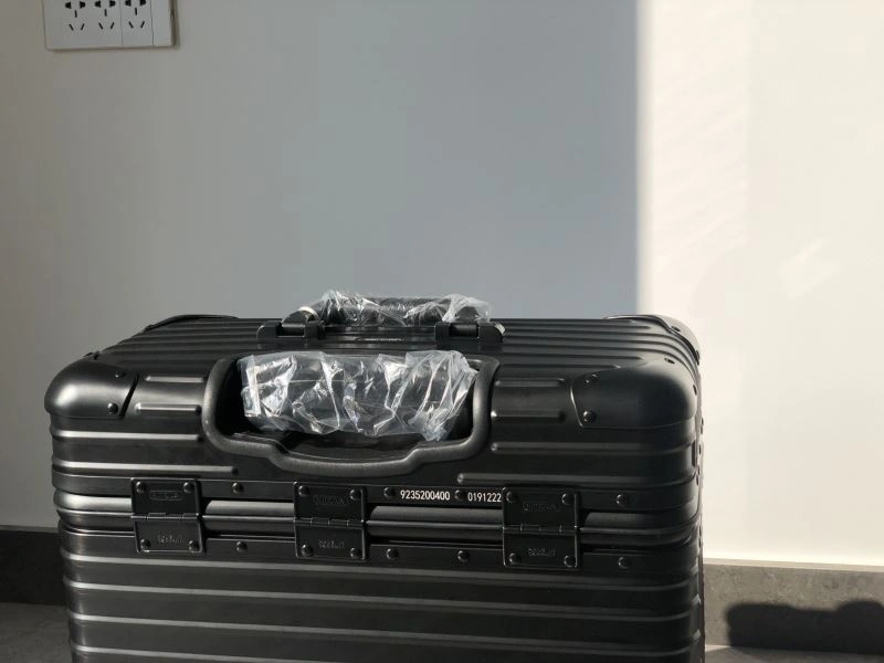 Rimowa Suitcase Durable 69406