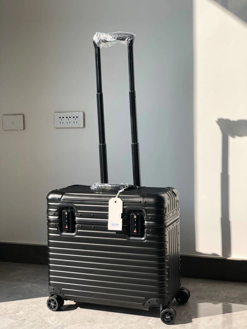 Rimowa Suitcase Durable 69406
