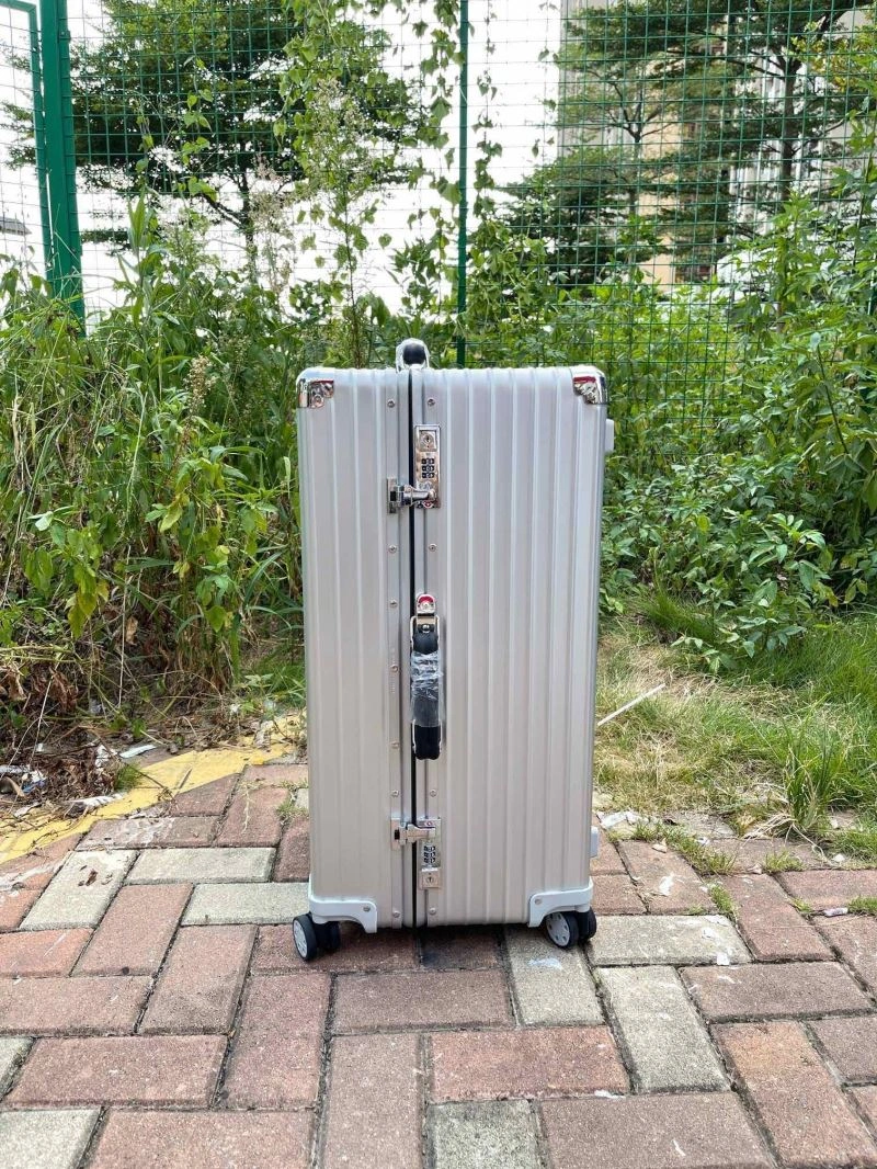 FlexibleFit Rimowa Suitcase 69421