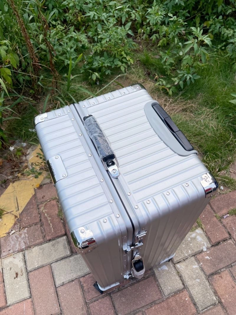 FlexibleFit Rimowa Suitcase 69421
