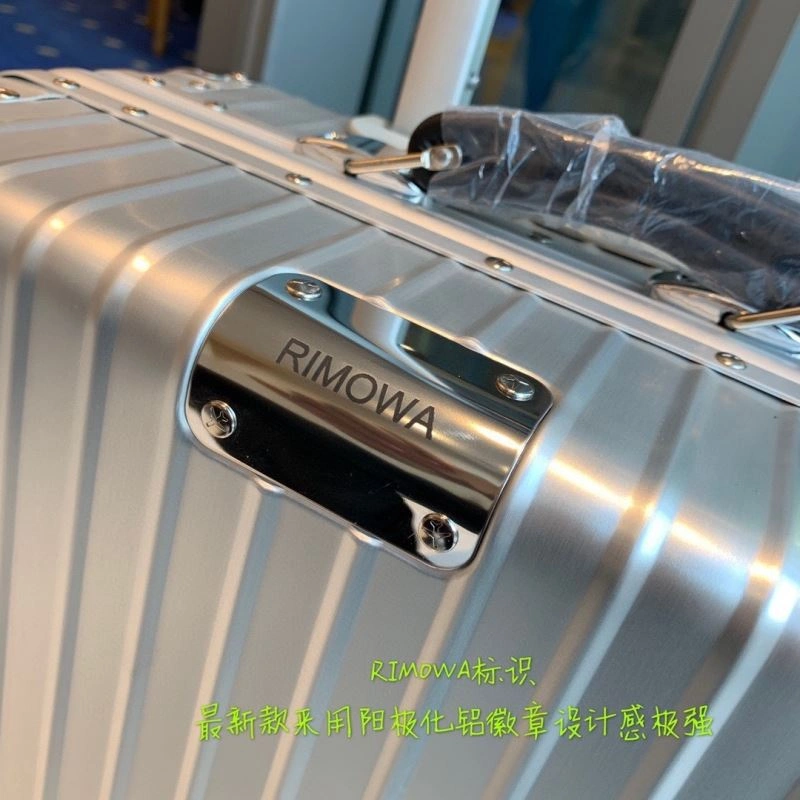 FlexibleFit Rimowa Suitcase 69421