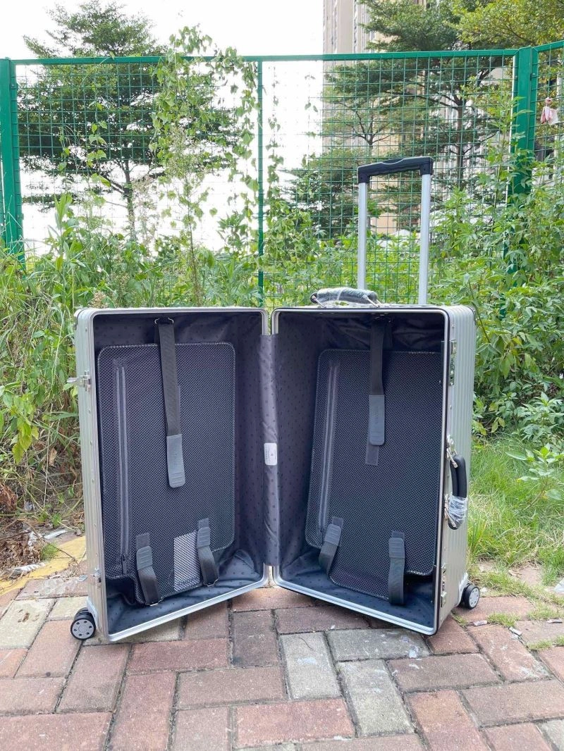 FlexibleFit Rimowa Suitcase 69421