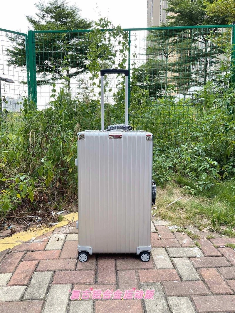 ZeroBulk Rimowa Suitcase 69372