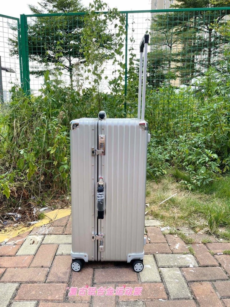 ZeroBulk Rimowa Suitcase 69372