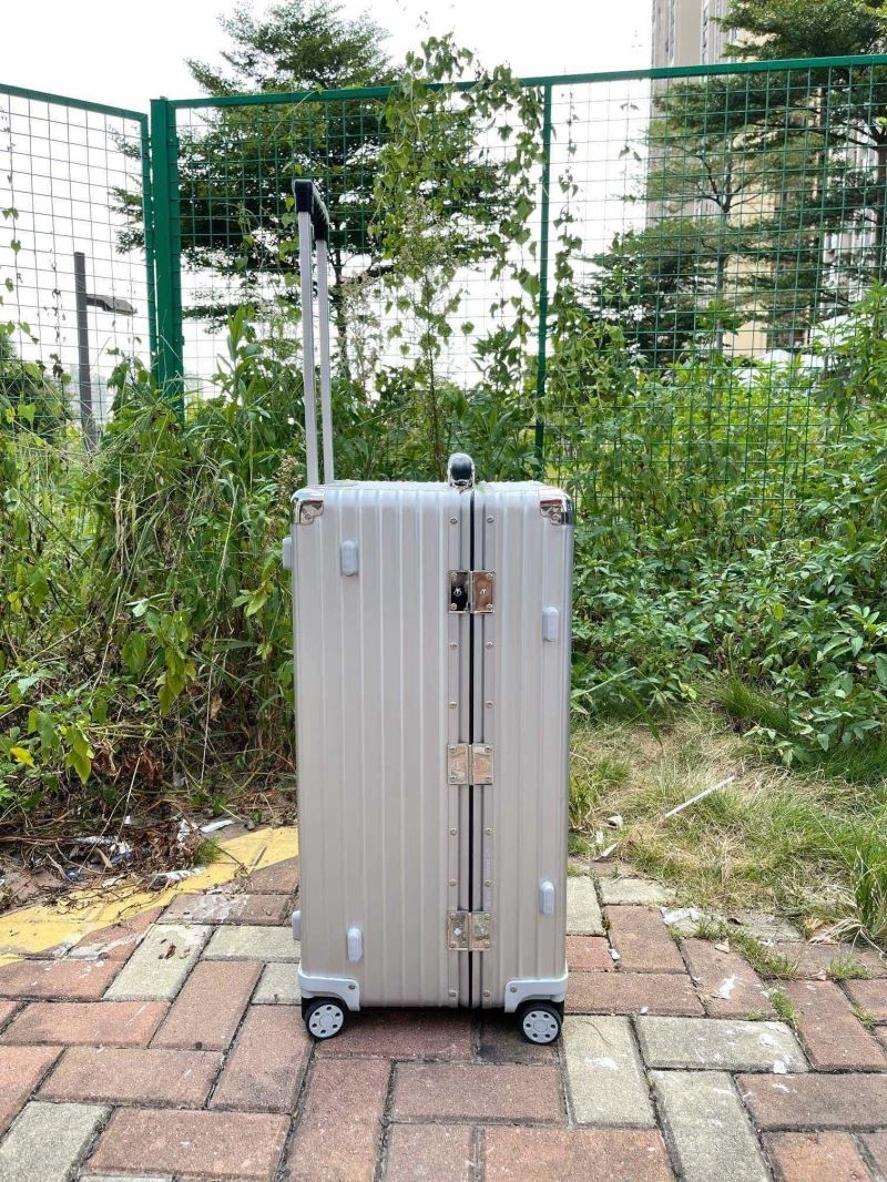 ZeroBulk Rimowa Suitcase 69372