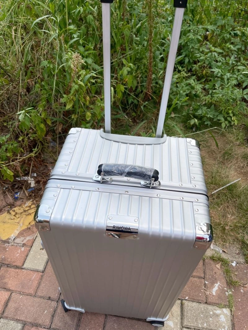 ZeroBulk Rimowa Suitcase 69372