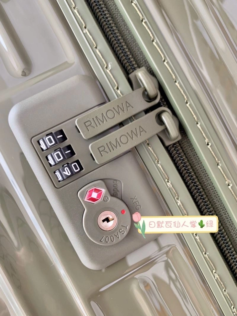 MultiPurpose Rimowa Suitcase 69373