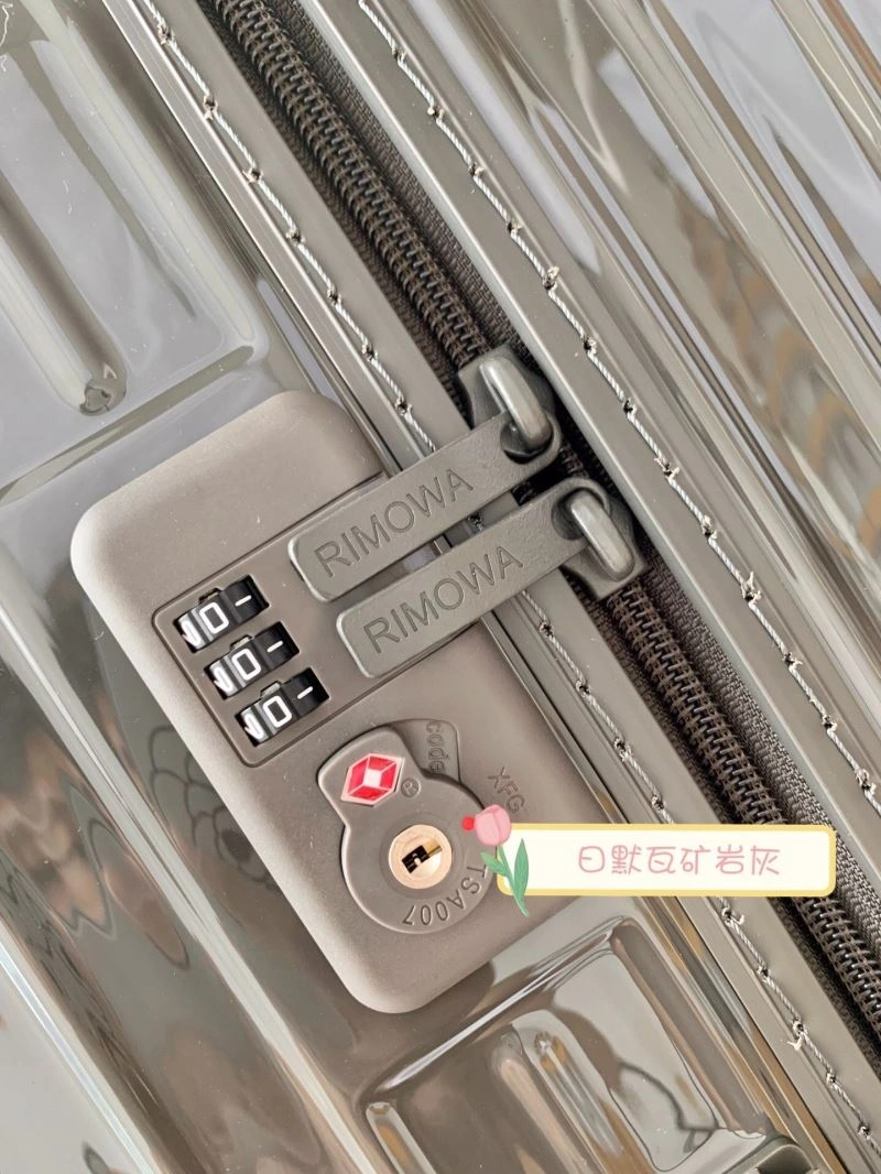 EyeCatching Rimowa Suitcase 69418