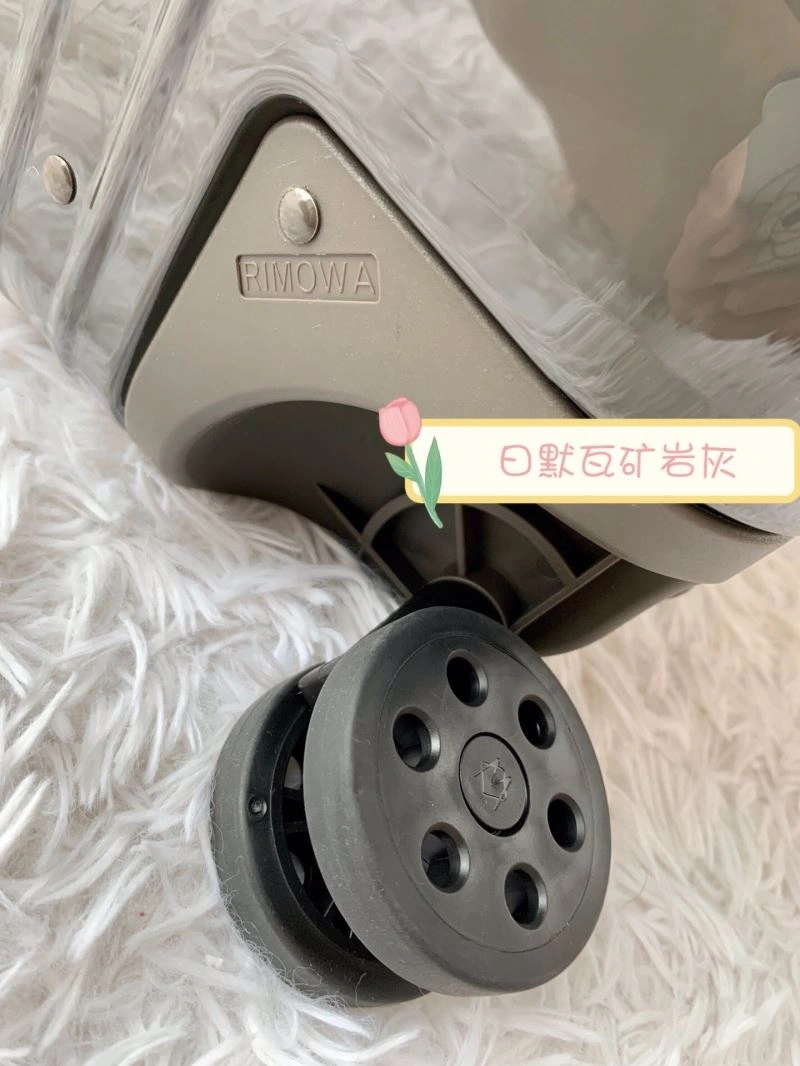 EyeCatching Rimowa Suitcase 69418