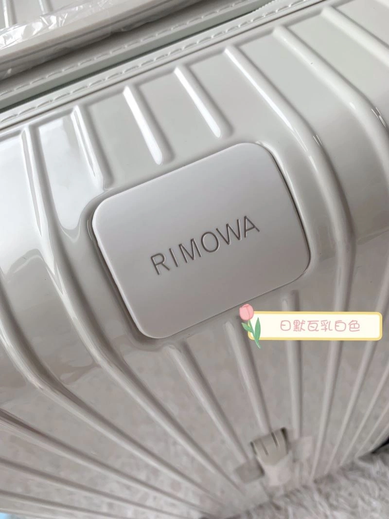 Timeless Rimowa Suitcase 69380