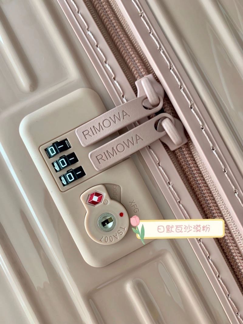 FastDry Rimowa Suitcase 69383