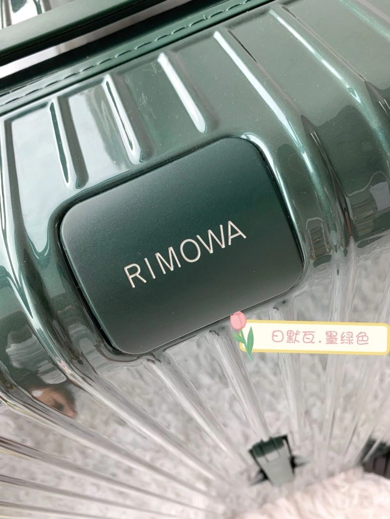 Rimowa Suitcase Stylish 69379