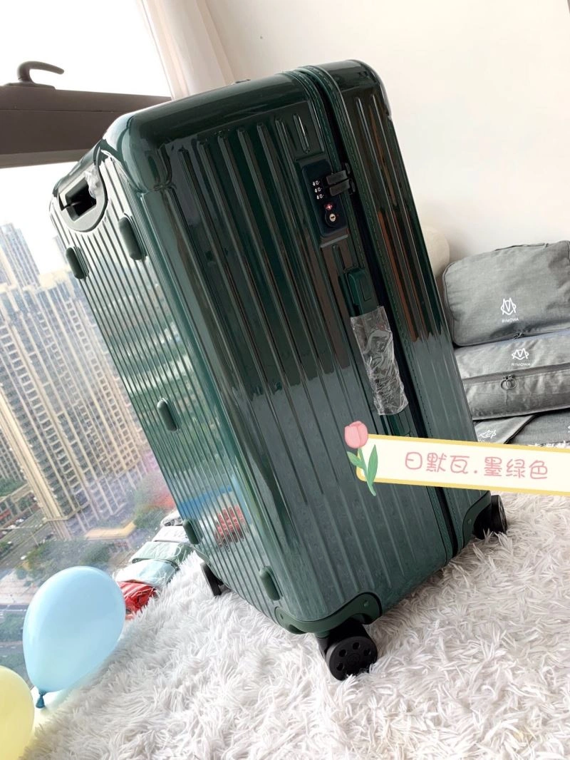 Rimowa Suitcase Stylish 69379