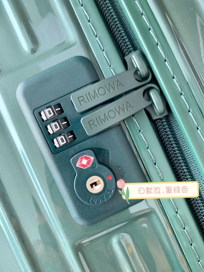Rimowa Suitcase Stylish 69379