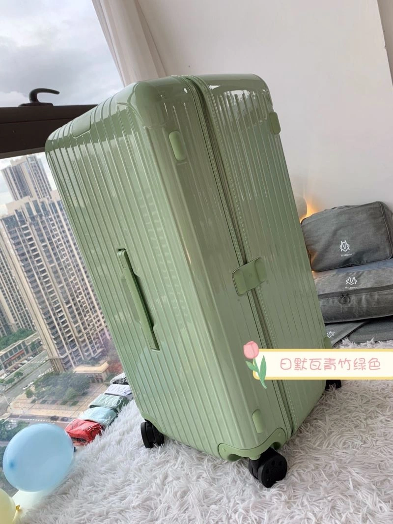 Rimowa Suitcase Stylish 69367
